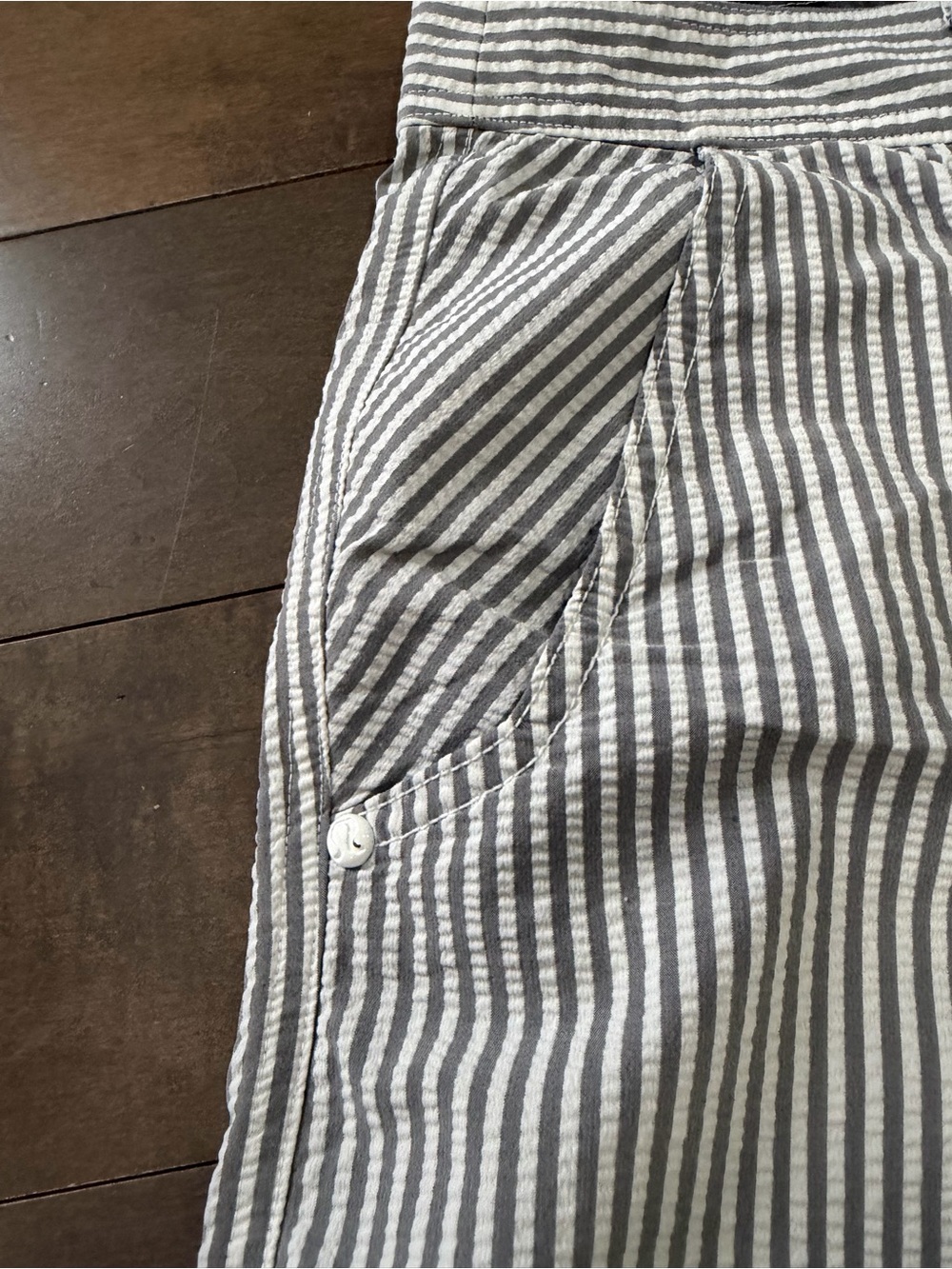 Lululemon Men's Seersucker Stripe Shorts - Size 34-36 - Picture 3 of 6